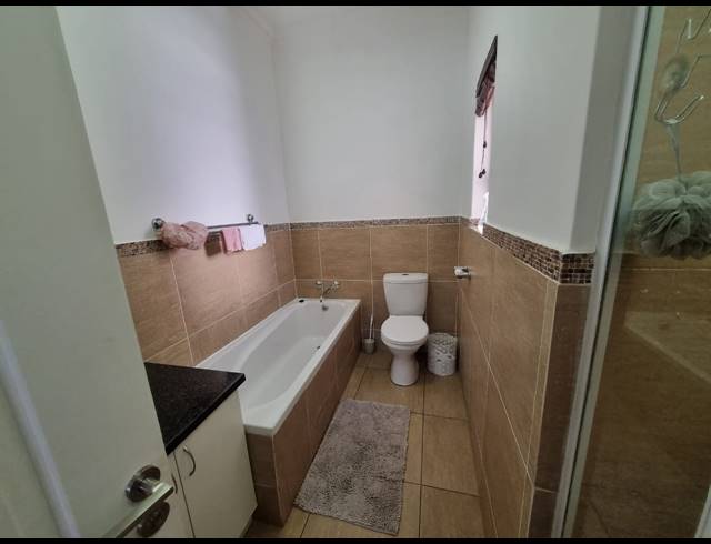 3 BEDROOM APARTMENT FOR SALE IN GREENSTONE HILL